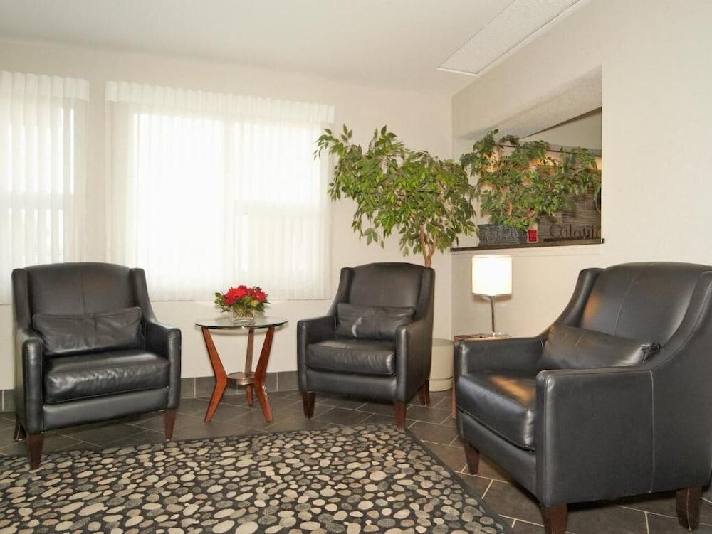Colonial Square Inn & Suites Saskatoon Eksteriør bilde