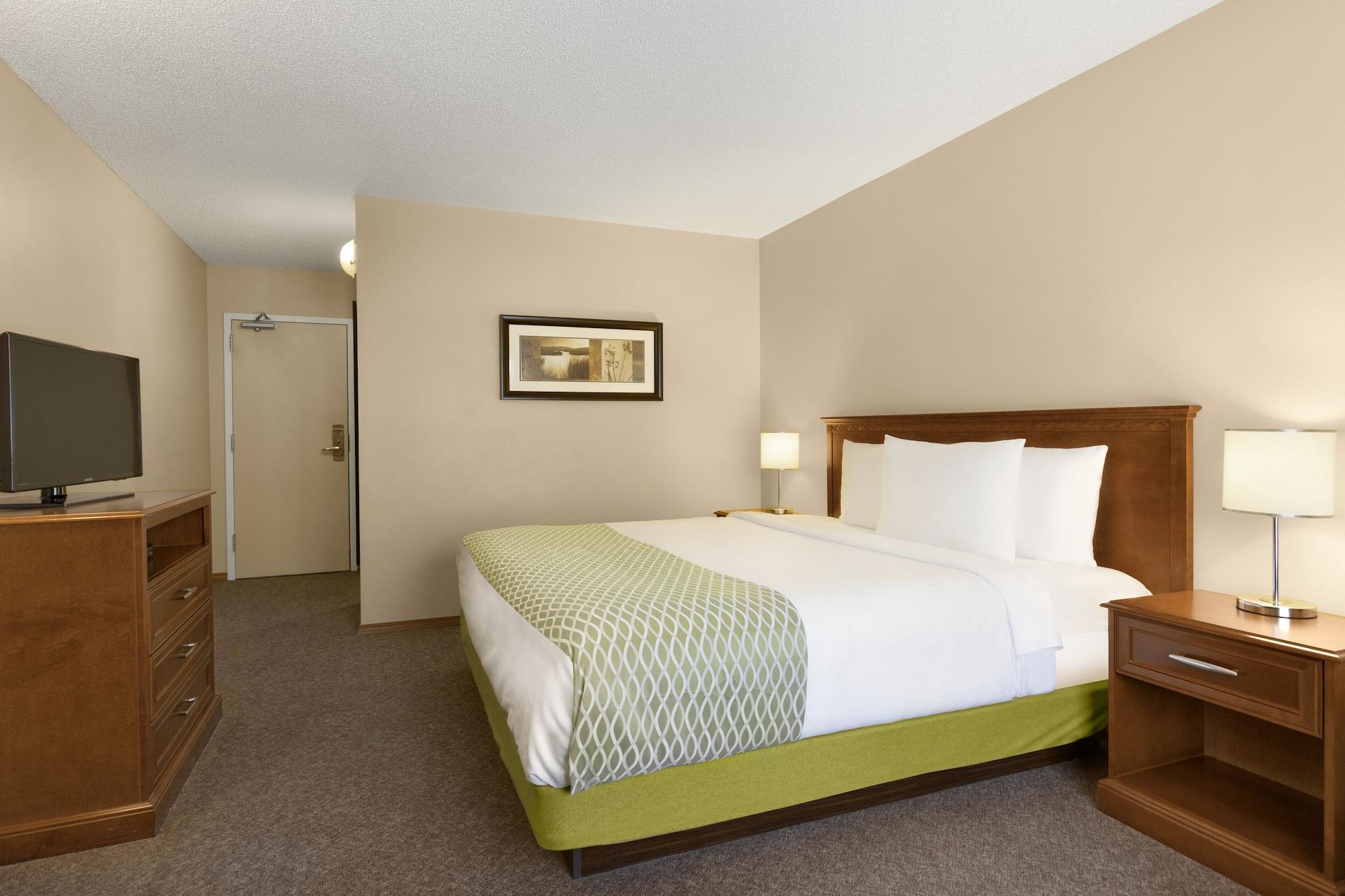 Colonial Square Inn & Suites Saskatoon Eksteriør bilde