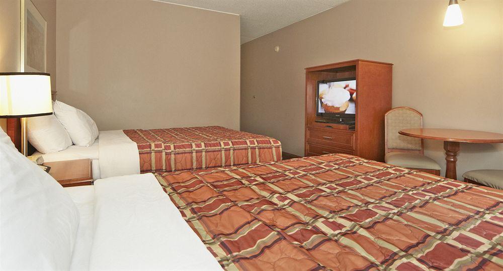 Colonial Square Inn & Suites Saskatoon Eksteriør bilde