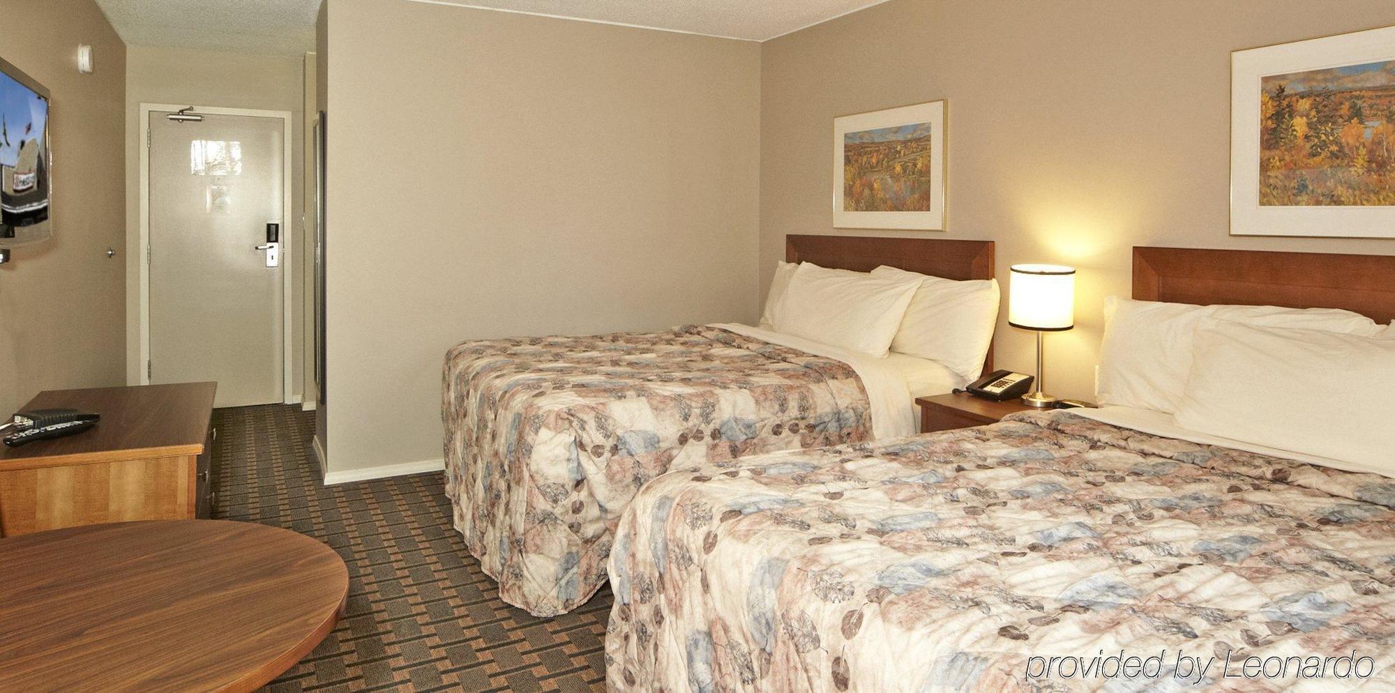 Colonial Square Inn & Suites Saskatoon Eksteriør bilde