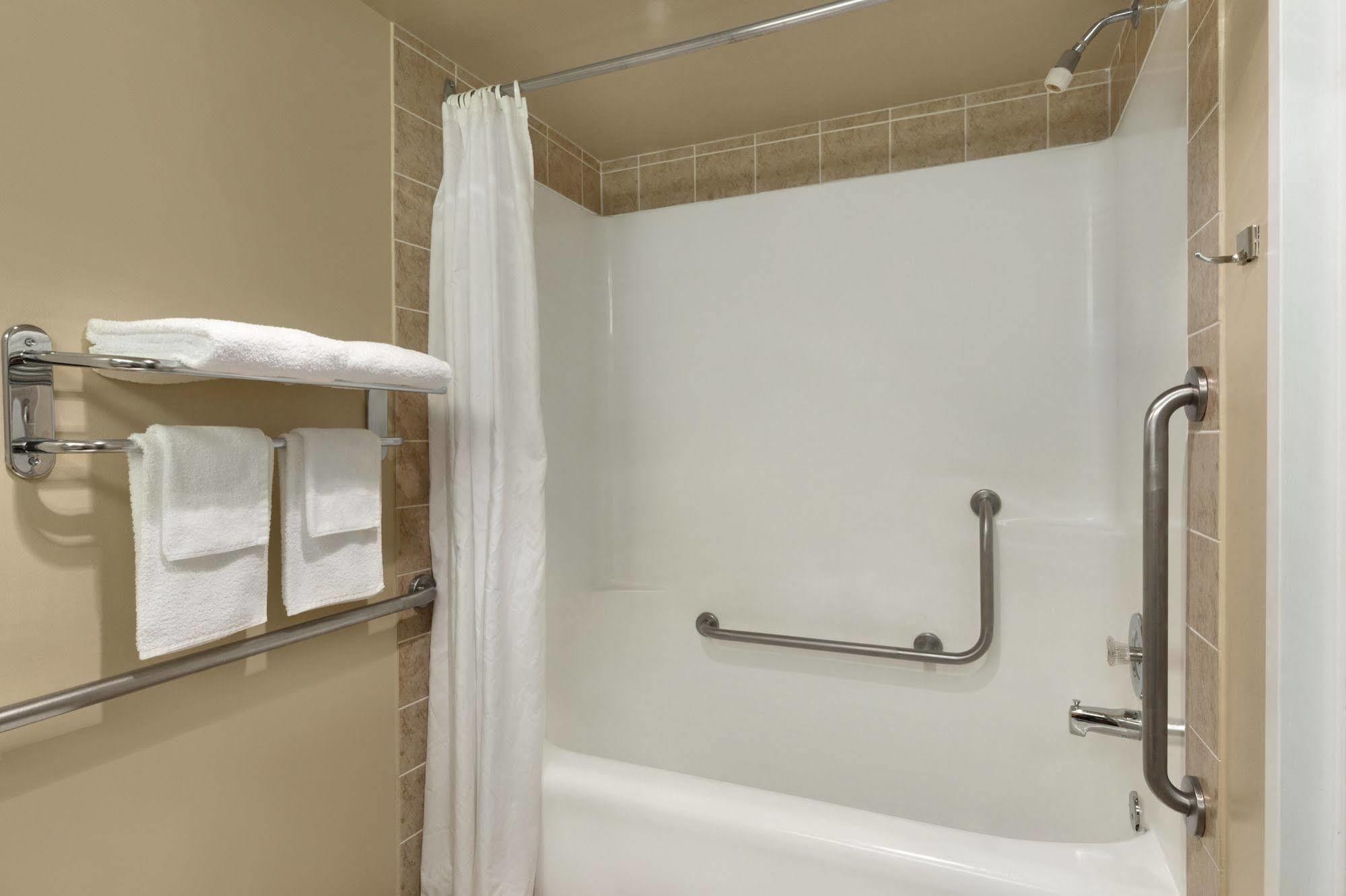 Colonial Square Inn & Suites Saskatoon Eksteriør bilde